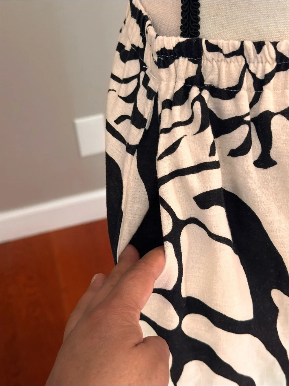Rachel Zoe Black & Ivory Cream Sea shell Spiral Linen Blend Coastal Maxi Skirt